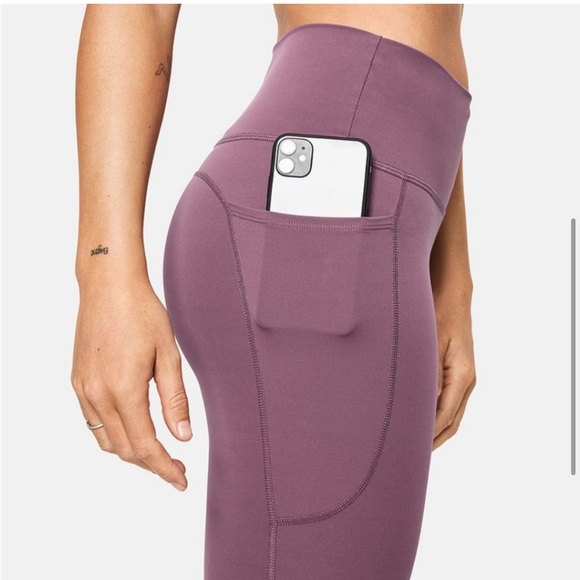• Outdoor Voices • Swift 7/8 Length Athletic Legging Swift Berry Purple Small - Picture 4 of 7
